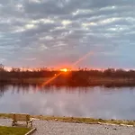 Quiet Riverside Stopover By The Shannon, Perfect For Work And Weekend Breaks * County Leitrim