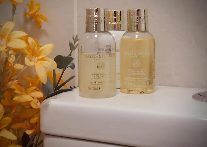 Quiet Riverside Stopover By The Shannon, Perfect For Work Stays And Weekend Breaks *