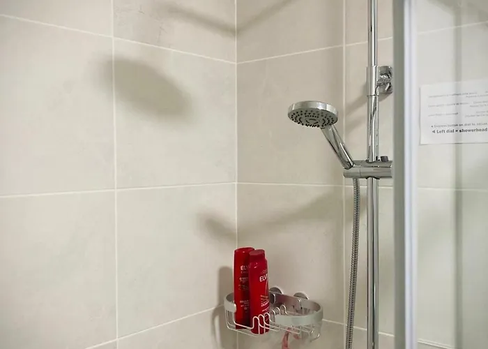 Quiet Riverside Stopover By The Shannon, Perfect For Work Stays And Weekend Breaks *