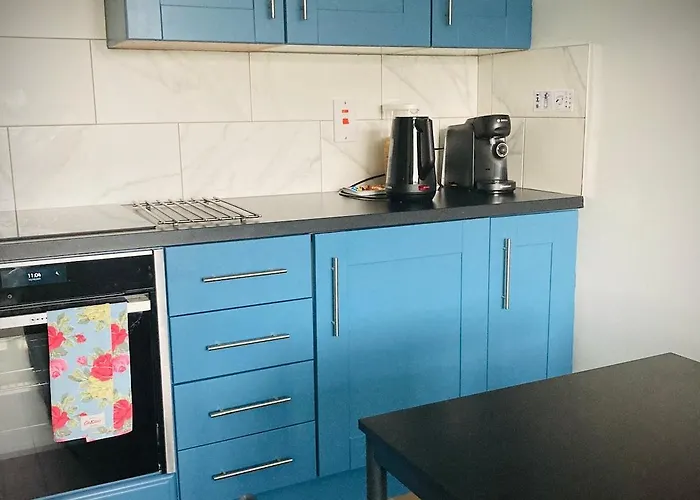 Quiet Riverside Stopover By The Shannon, Perfect For Work Stays And Weekend Breaks