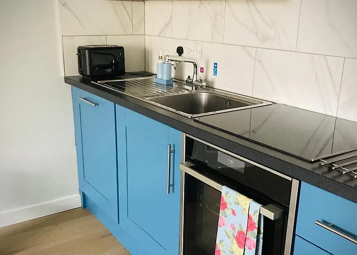 Quiet Riverside Stopover By The Shannon, Perfect For Work Stays And Weekend Breaks 公寓 *