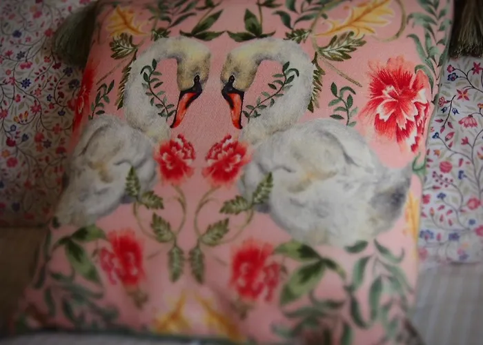 Quiet Riverside Stopover By The Shannon, Perfect For Work Stays And Weekend Breaks * County Leitrim