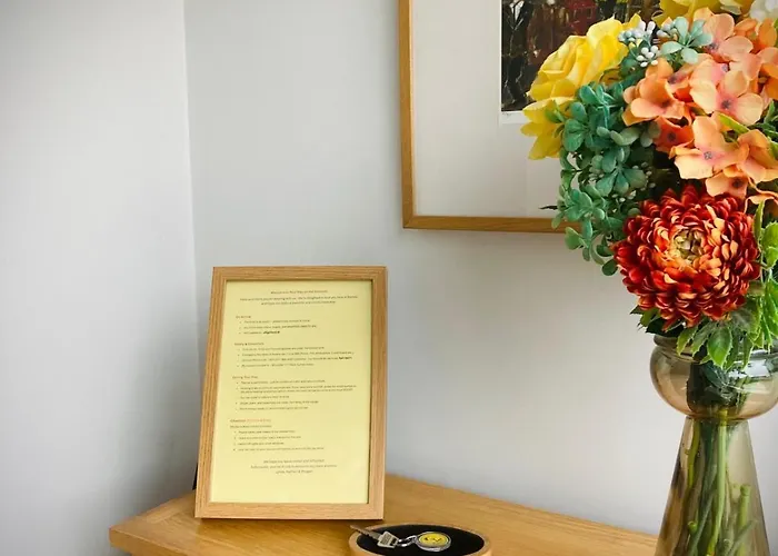 Quiet Riverside Stopover By The Shannon, Perfect For Work Stays And Weekend Breaks 公寓 *