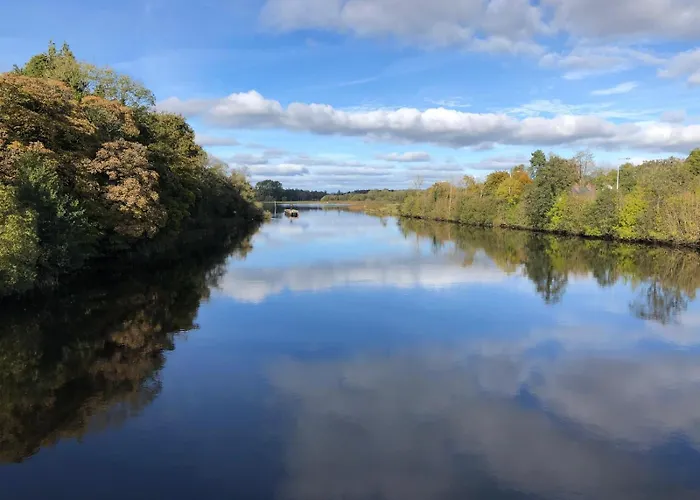Quiet Riverside Stopover By The Shannon, Perfect For Work And Weekend Breaks County Leitrim